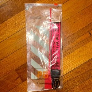 Off White industrial keychain with zip tie